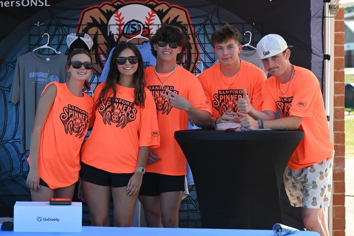 SLHS Academy of HT tweet media