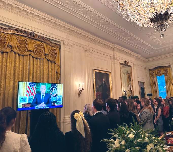 HerbieZiskend46's tweet photo. A great team saying thank you to a great President. https://t.co/kXgRaFYhCE