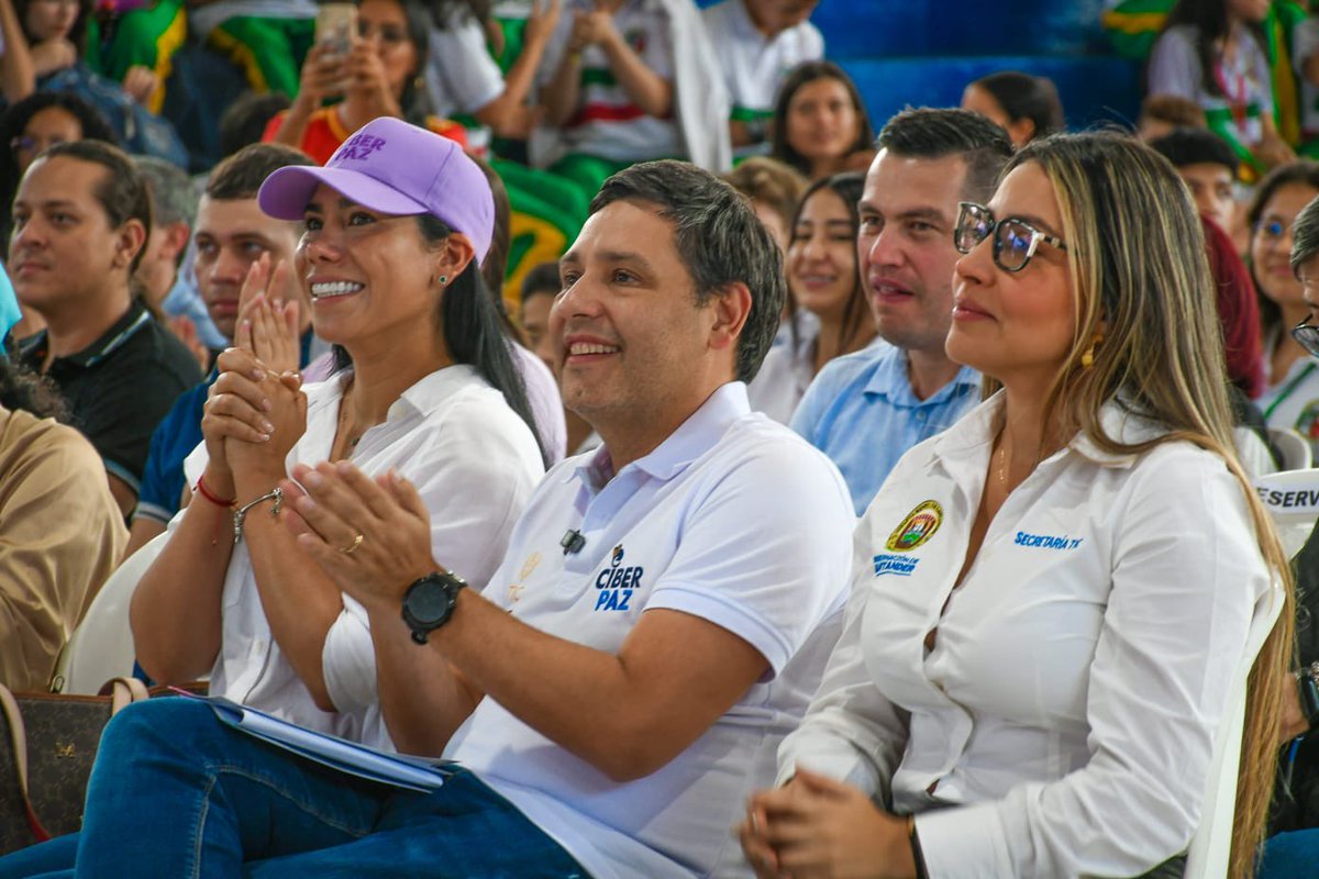 jorgeflorezsi's tweet image. #gobiernodelcambio🇨🇴 | Se lanzó en #bucaramanga #ciberpaz, iniciativa que motiva a usar la tecnología de manera consciente, empática, segura y responsable a través de charlas y herramientas pedagógicas con un enfoque en derechos humanos.  👇🏻 #DDHH