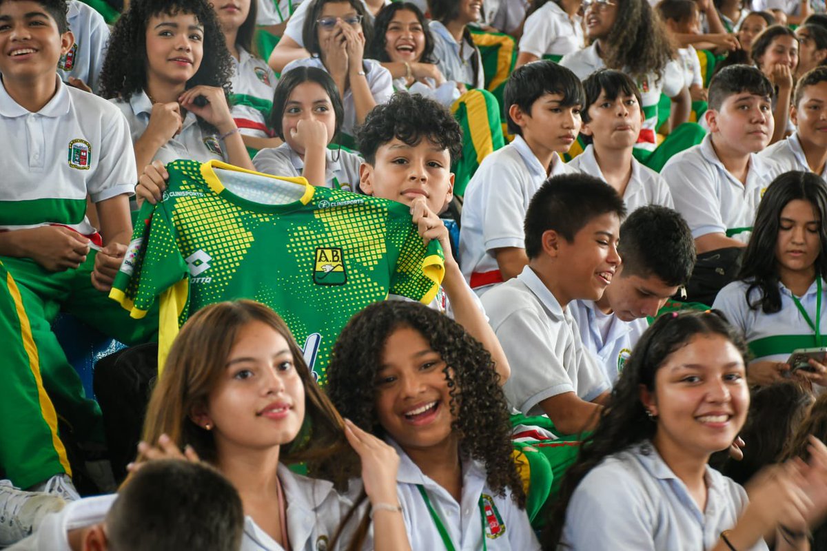 jorgeflorezsi's tweet image. #gobiernodelcambio🇨🇴 | Se lanzó en #bucaramanga #ciberpaz, iniciativa que motiva a usar la tecnología de manera consciente, empática, segura y responsable a través de charlas y herramientas pedagógicas con un enfoque en derechos humanos.  👇🏻 #DDHH