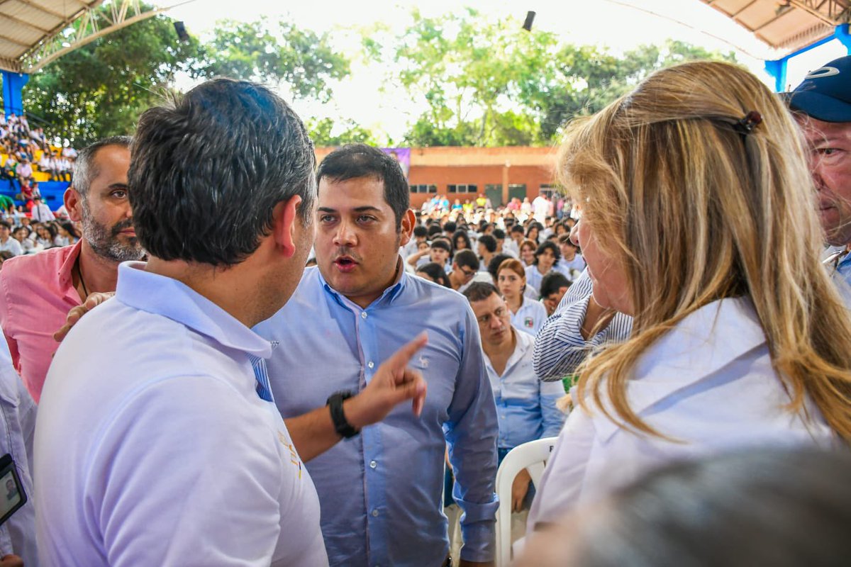 jorgeflorezsi's tweet image. #gobiernodelcambio🇨🇴 | Se lanzó en #bucaramanga #ciberpaz, iniciativa que motiva a usar la tecnología de manera consciente, empática, segura y responsable a través de charlas y herramientas pedagógicas con un enfoque en derechos humanos.  👇🏻 #DDHH