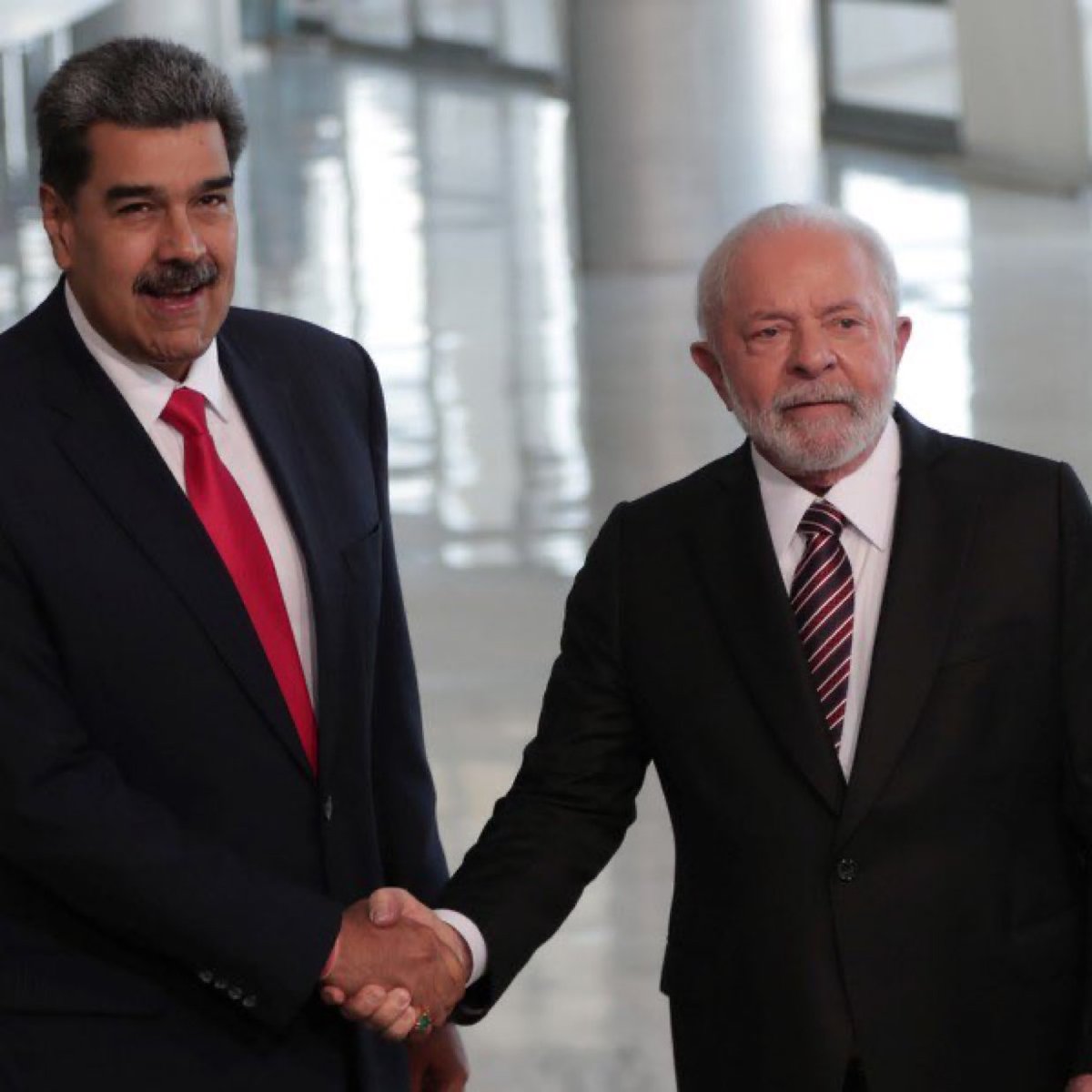 UHN_Plus's tweet photo. 🇧🇷🇻🇪 | URGENTE

Brasil acaba de suspender su observación electoral en Venezuela, convirtiéndose en el segundo país en hacerlo, minutos después del anuncio de Colombia.

Según el TSE, la decisión se debe a las declaraciones de Maduro criticando los sistemas electorales de Brasil y Colombia.