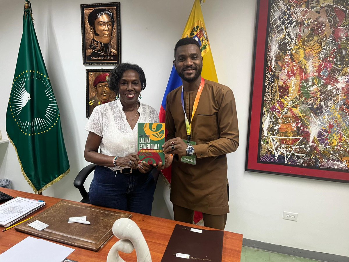 <a href="/saniladan12/">Sani Ladan</a> en el Instituto de Investigaciones Estratégicas sobre África y su Diáspora de Caracas,  Venezuela. Recibido por Reina Arratia, mujer de larga lucha militante afrovenezolana. Misión cumplida articulado los Sures! África y Venezuela.