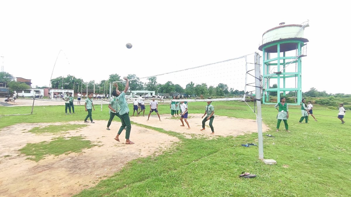 DeoDeogarh's tweet photo. 3rd day School level celebration of Sports day on the eve of 4th anniversary of NEP 2020 (SHIKSHA SAPTAH) of Deogarh district on 23.7.2024 https://t.co/Ql30BCIzRH