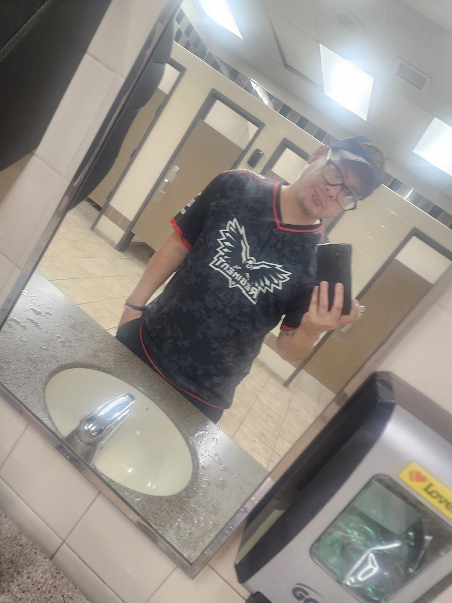 On the way back home to Texas from Colorado. Had a few people ask about the jersey and it felt pretty damn good explaining about <a href="/RegimentGG/">REGIMENT 🇺🇸</a> and our mission to them