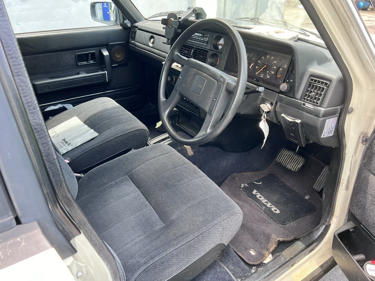akabane_car's tweet photo. 🚗中古車🚙
ボルボ 240GL
240のセダンが中古車でご入庫です。
お持ち込みありがとうございました🙇♂️
#ボルボ #240gl #240セダン #中古車 #赤羽カースチール https://t.co/6XWqEQEcAH
