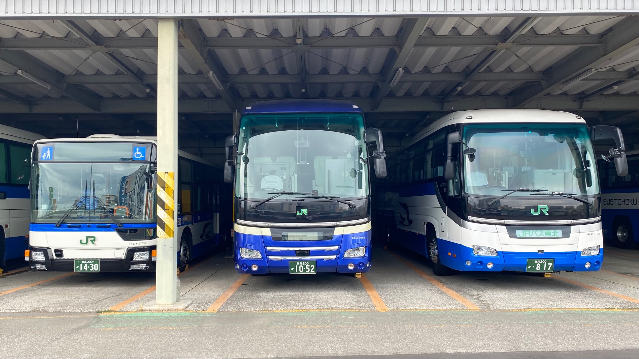 JRバス東北 　日野セレガ　北海道新幹線カラー(紫ライン)運用開始記念車両 JRバス東北 貸切車 : ざっしーのただ載せてゆくだけ