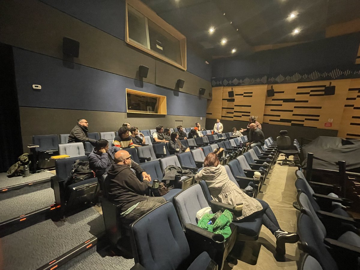 BalamToscano's tweet photo. He acabado mi proceso académico y formativo en la escuela de cine @CCCMexico, 5 años de aprender a realizar películas de manera profesional, fue una experiencia que me cambió la vida ¿qué sigue? La tesis https://t.co/fyrtoLwAjx