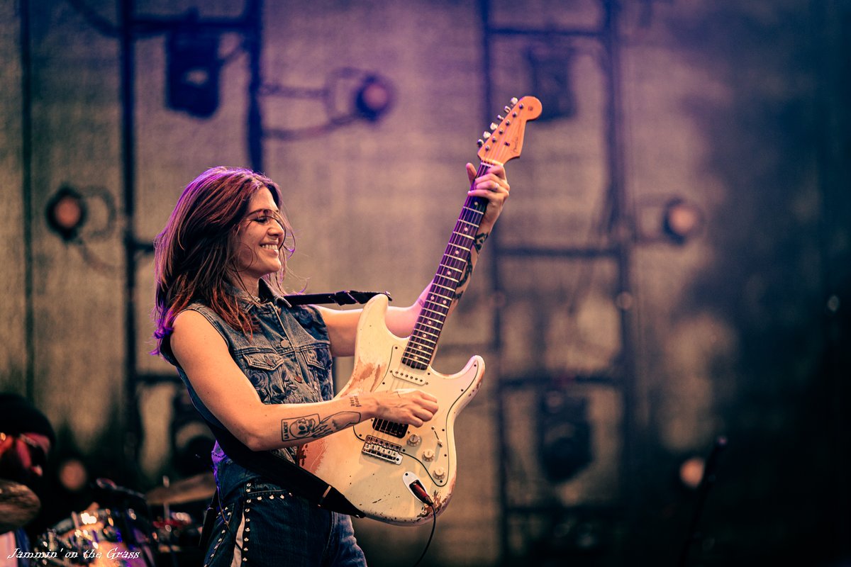 jamminotgrass's tweet photo. @LarkinPoe @highsierramusic 2024 https://t.co/0cbKeGK9Hp