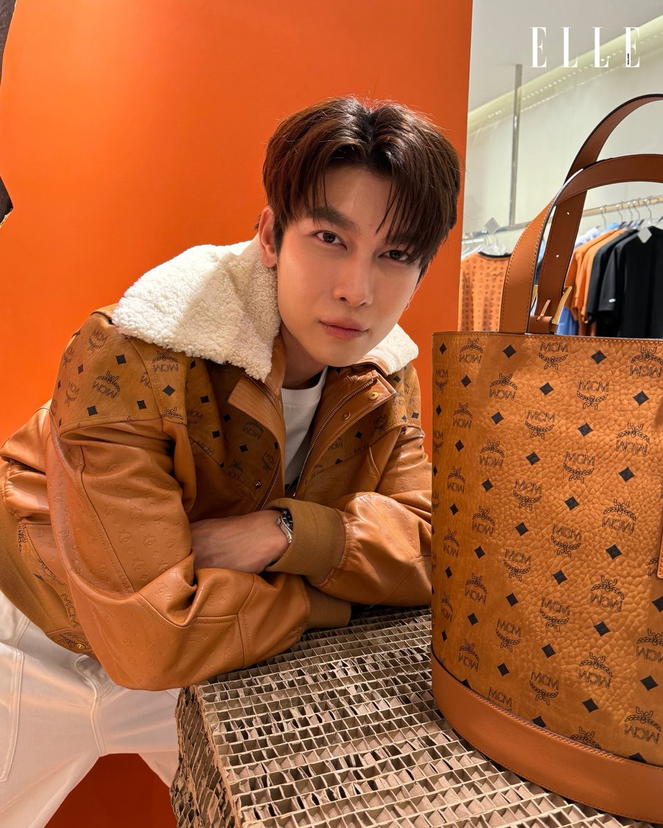 ELLEThailand's tweet photo. ส่องลุคสุดเท่ของหนุ่มมิว ศุภศิษฏ์ @MSuppasit ที่งาน MCM München to Mars in Bangkok พาชมคอลเล็กชั่น  Autumn/Winter 2024 ที่ผสมผสานความสวยงามแบบร่วมสมัยพร้อมกับฟังก์ชั่นในการใช้งาน 

#ELLEThailand 
​#MCMThailand #MCMAW24 #MCMWorldwide #MewSuppasit https://t.co/JlTSLFbWQc