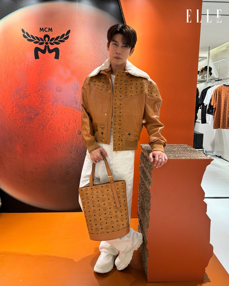 ELLEThailand's tweet photo. ส่องลุคสุดเท่ของหนุ่มมิว ศุภศิษฏ์ @MSuppasit ที่งาน MCM München to Mars in Bangkok พาชมคอลเล็กชั่น  Autumn/Winter 2024 ที่ผสมผสานความสวยงามแบบร่วมสมัยพร้อมกับฟังก์ชั่นในการใช้งาน 

#ELLEThailand 
​#MCMThailand #MCMAW24 #MCMWorldwide #MewSuppasit https://t.co/JlTSLFbWQc