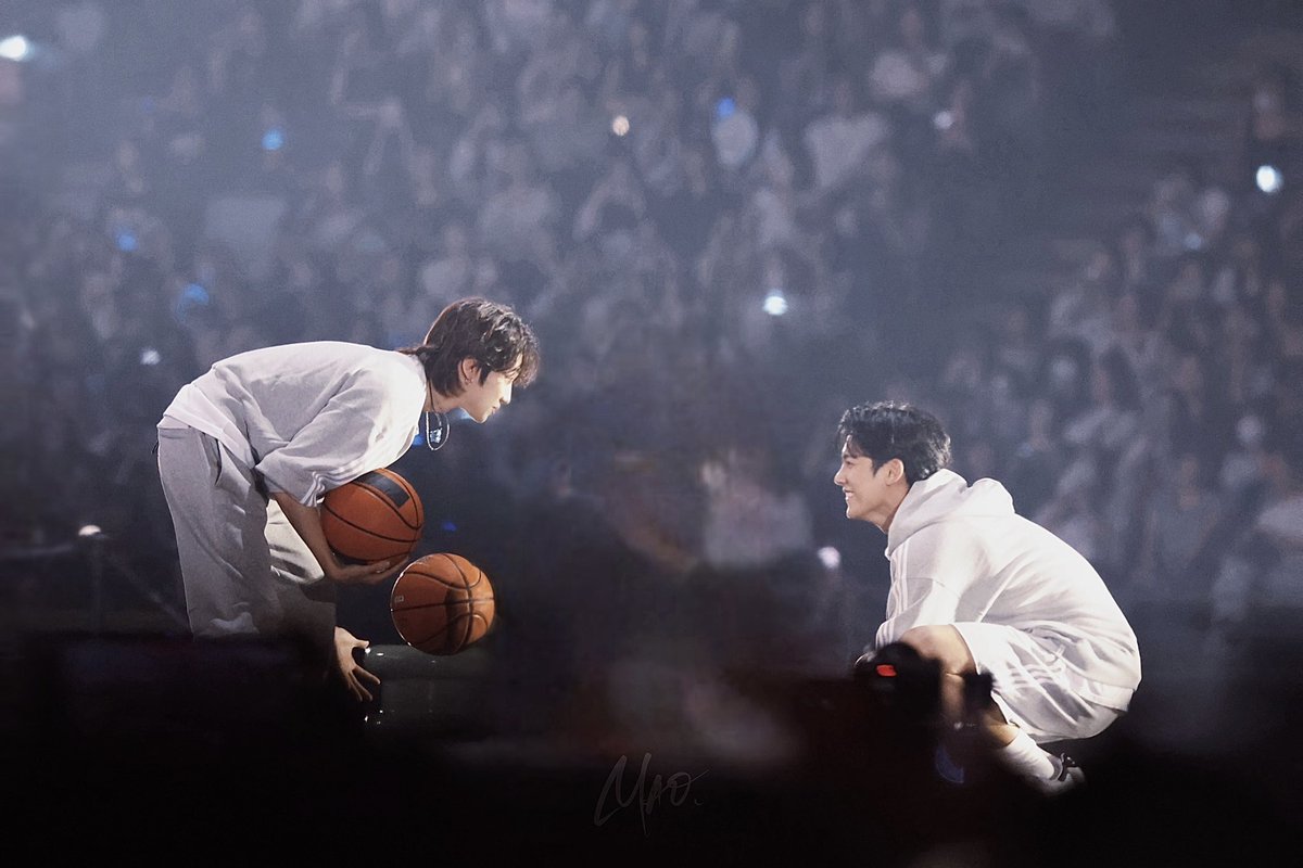 _empttysoul_'s tweet image. oh my…..