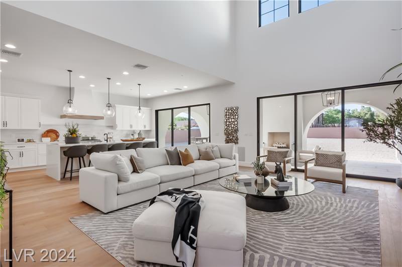 hester_one's tweet photo. 🏠Can you see yourself living in this luxury home? 🤑😍

Need help finding your forever home?📞 contact me today‼️

Farrell Hester
REALTOR ®
Real Broker, LLC
S.0194635
702.428.2255

#realestate #lasvegas #lasvegasrealestate #Realtor #lasvegasrealestate #luxury #luxurylifestyle https://t.co/jiDfUGxEoA