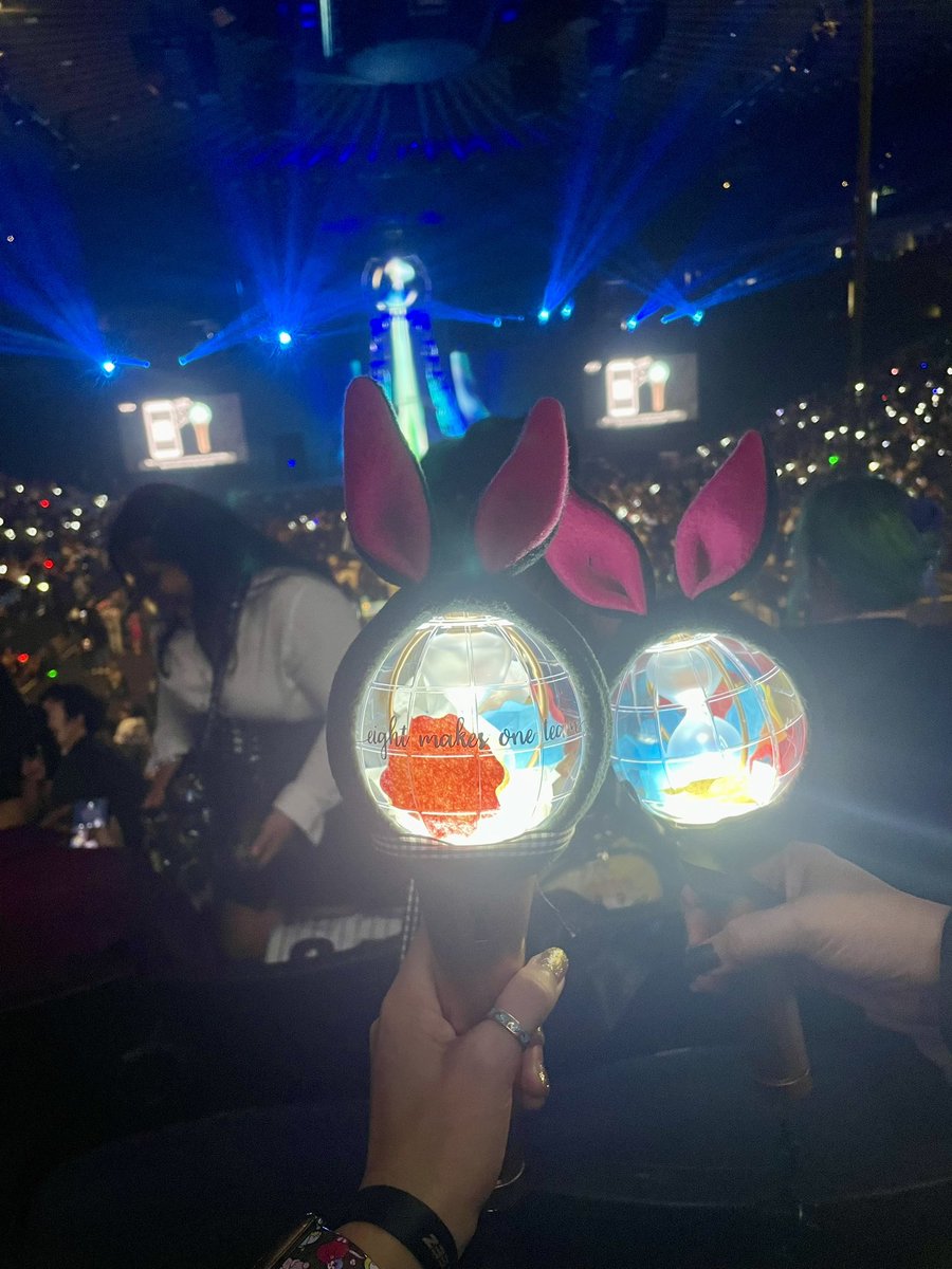 aribelle13's tweet photo. WE GO UP 🔥🩶🖤❤️ I waited my entire life to see Halazia and I’m still in shock 😭 @ATEEZofficial #ATEEZPRESENT #ATINY #ATEEZ #TowardsTheLight #Will_To_Power #OAKLAND #CHELLATEEZ #CRAZYFORM https://t.co/iXiCHIrLVv
