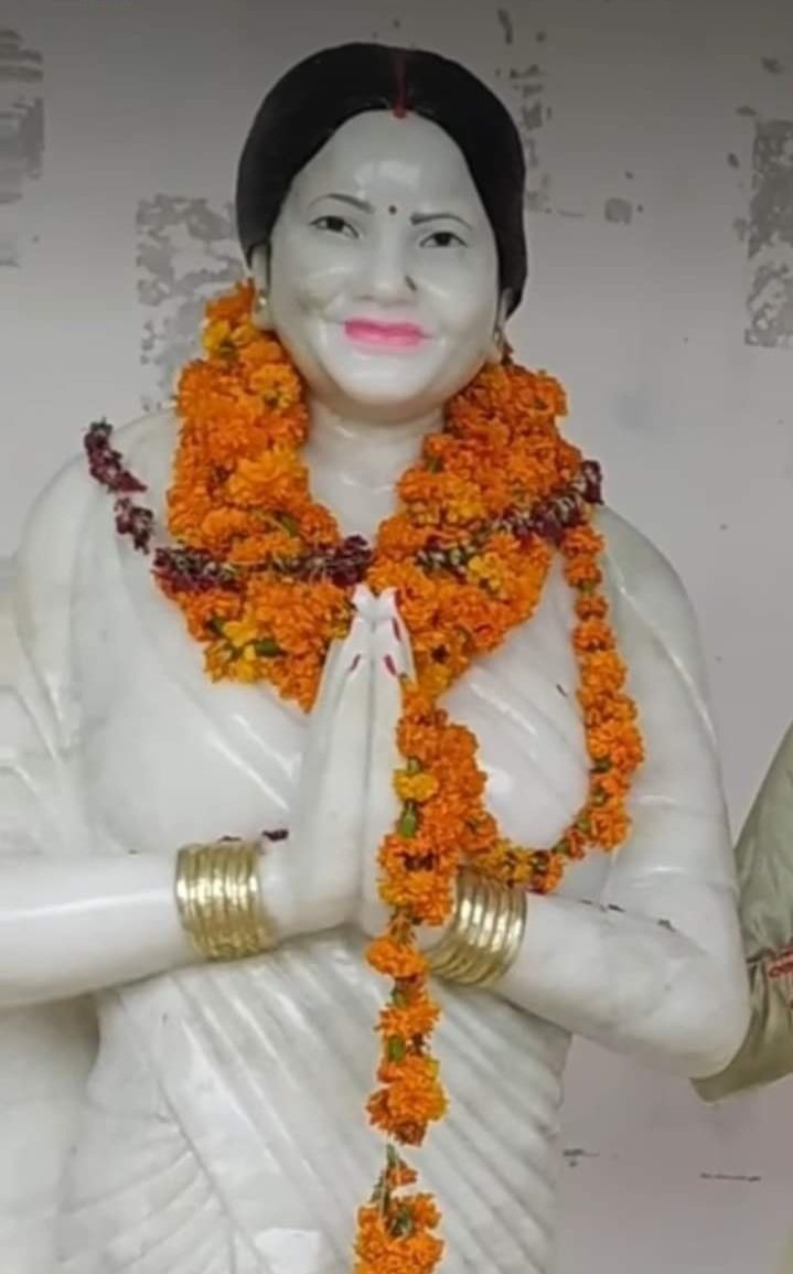 M53564351Nishad's tweet photo. भारत की पहली विश्व की चौथी क्रांतिकारी महिला निषाद समाज की आन बान शान, वीरांगना फूलन देवी जी की शहादत दिवस पर उन्हें भावपूर्ण श्रद्धांजलि एवं शत् शत् नमन।💐
#Phoolondevi https://t.co/cq2wnW5CvJ