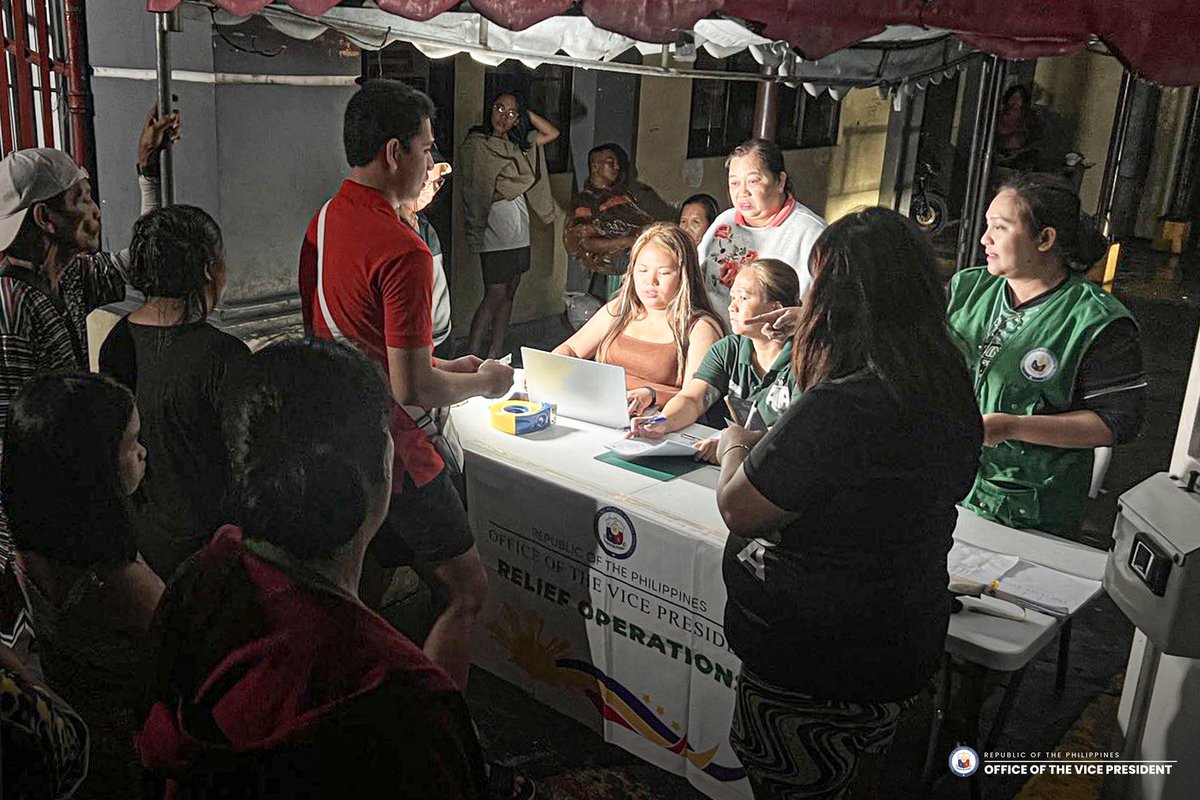 smninews's tweet photo. AGARANG TULONG NG OFFICE OF THE VICE PRESIDENT

Agad na namahagi ang Office of the Vice President (OVP)  ng tulong sa mga biktima ng malawakang pagbaha na dulot ng Bagyong Carina.

via @iamjaysrubrico 

[1/3] https://t.co/xy3Lz4WF8X