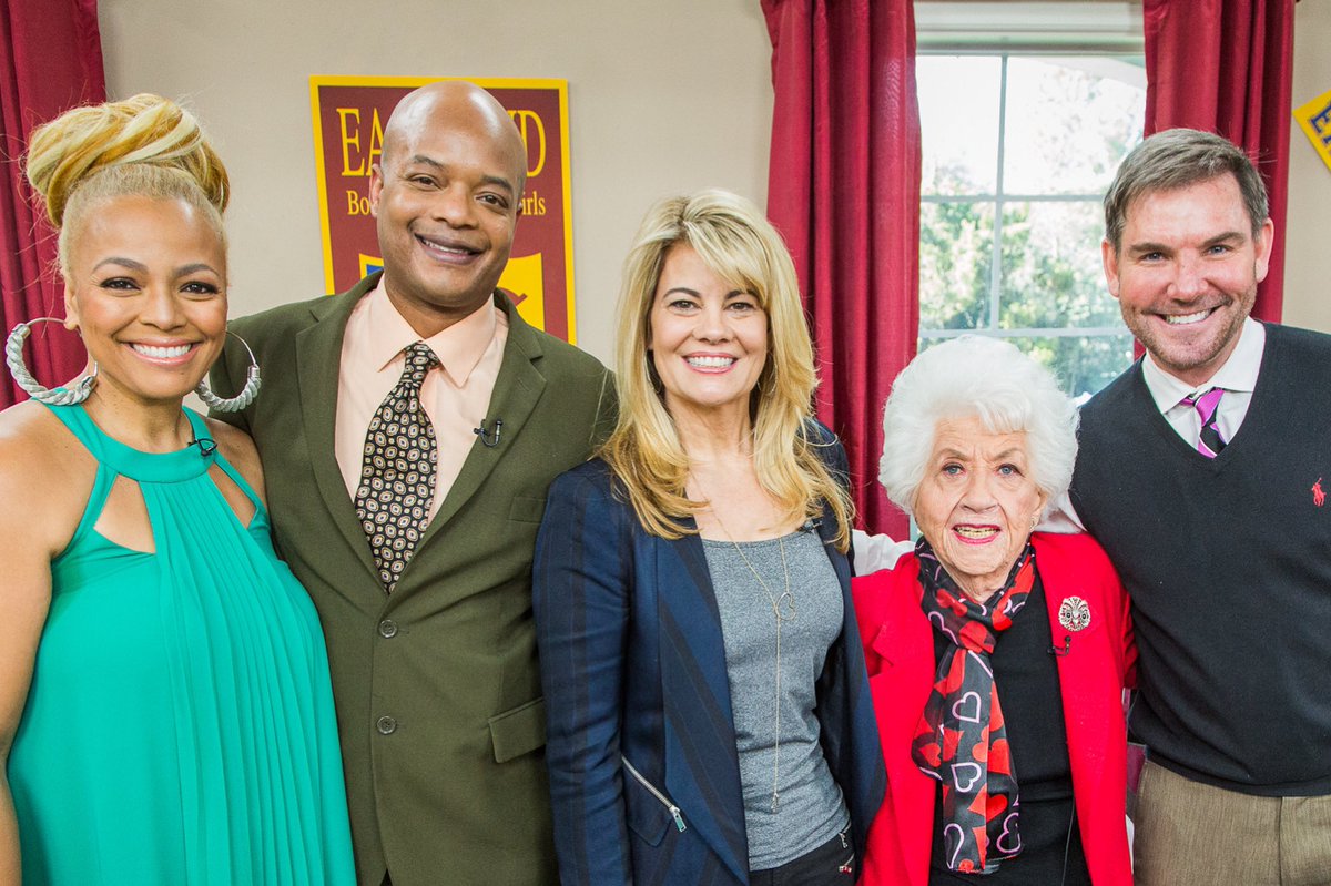 StepUponAStar's tweet image. Found it interesting to hear @mindycohn slamming a “greedy” #factsoflife cast member for sabotaging a planned reunion when it was Mindy herself who was the only holdout in the Facts reunion I produced honoring #CharlotteRae Read the whole story in my newbook @whenyoustepuponastar