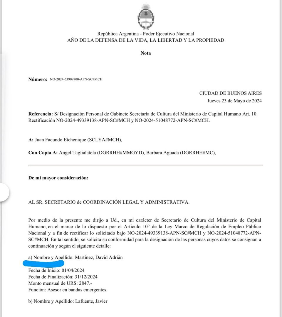 ❗⛔⚠️ El Dipy(Adrián David Martinez) dijo que todo fue una "operación", que nunca le ofrecieron un puesto en el gobierno de Milei, ¡miente!, acá está su designación en el Ministerio de Capital Humano, un puestito en el Estado para el golpeador de mujeres.