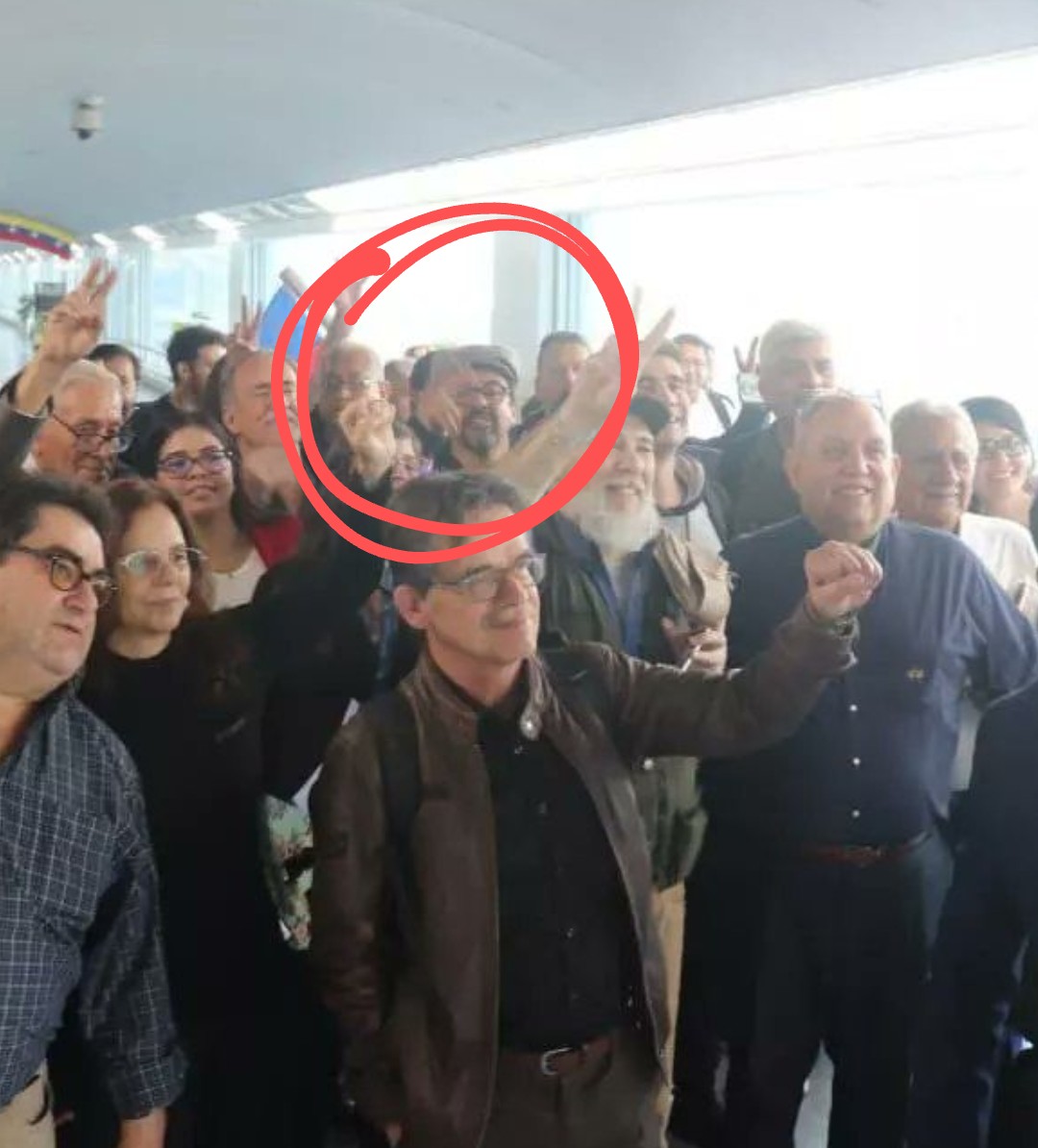Desdemona_jna's tweet photo. Tener a #Esteche de Observador podria leerse como un respaldo de #Irán a @NicolasMaduro . GRAVISIMO. CC @mauriciomacri @MariaCorinaYA https://t.co/eQyAijFBnu