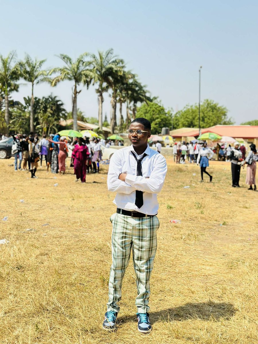 Damflex_'s tweet photo. Back to school / Costume Day
Corporate Day
Jersey Day
Cultural day
#Ladokite โค๏ธ
#Graduate
#Lautech
#SoftwareEngr https://t.co/B1fPjN5uFf