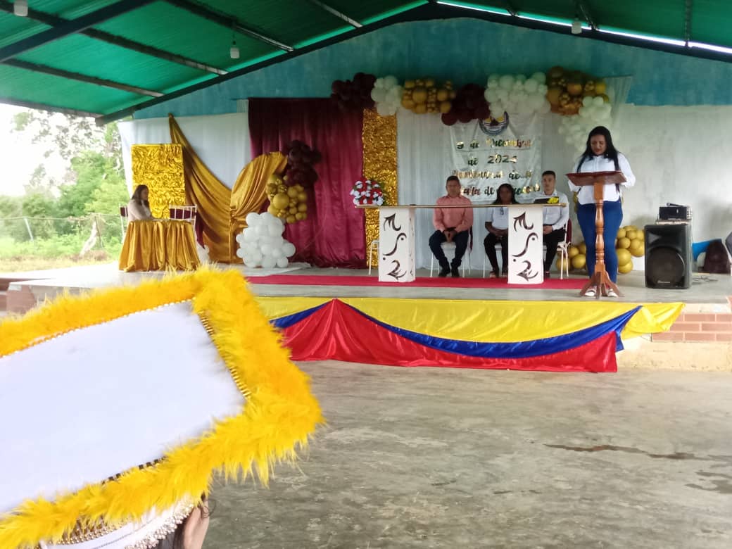Tenemos nuevos Bachilleres desde el UE Generalísimo Francisco de Miranda recibieron su Título en un bello Acto de Grado #22Jul  <a href="/NicolasMaduro/">Nicolás Maduro</a>
@MPPEDUCACION
<a href="/_LaAvanzadora/">Yelitze Santaella</a>
<a href="/Gob_Guarico/">Gobierno de Guárico</a>
<a href="/josemvasquez/">José Vásquez</a>
<a href="/CDCEGuarico/">CDCE del Estado Guárico</a>
<a href="/EliasEducacion1/">Elías Zurita</a>