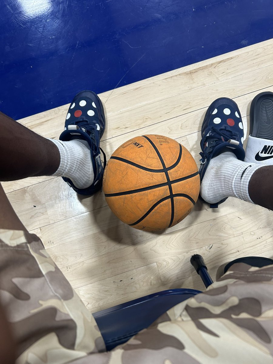 LemaurienJ's tweet photo. #Day6 of taking advantage of the resources around me ! https://t.co/8lrg5Jz7fs