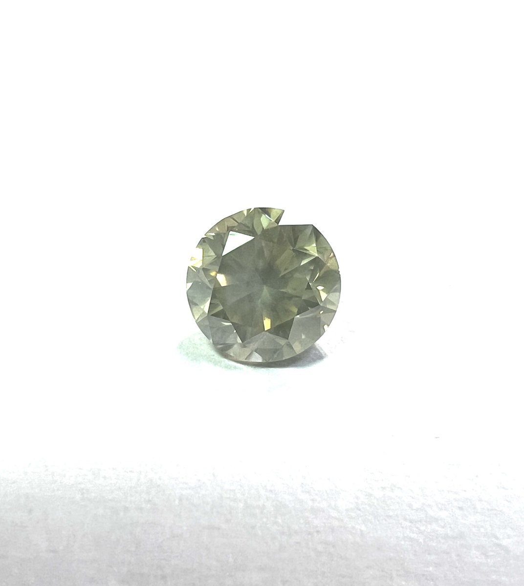 GemaxStone's tweet photo. 1.50ctの大粒シルキーなダイヤモンド💎
&amp; superイエロー蛍光✨&amp; 奇跡のVSクラス👏🏻レアダイヤモンド💎コレクターの方、ご連絡ください😂

⚜️

#カラーダイヤモンド 
#ダイヤモンド
#ジュエリー
#カラーマジック
#designjewelry 
#playwithcolors 
#diamond
#colordiamonds 
#gemax https://t.co/HODsOFrpYe