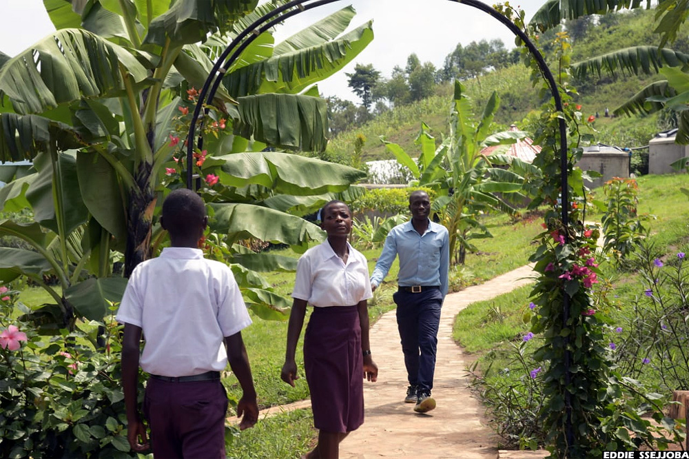 newvisionwire's tweet photo. ππΏ #GreenSchoolsUG projects evaluation: Bugisu/Bukedi region
Another school that the evaluation team visited to assess its projects aimed at mitigating or adapting to climate change is Butiru Christian Comprehensive Secondary School in #Manafwa district.
ππ½ #VisionUpdates