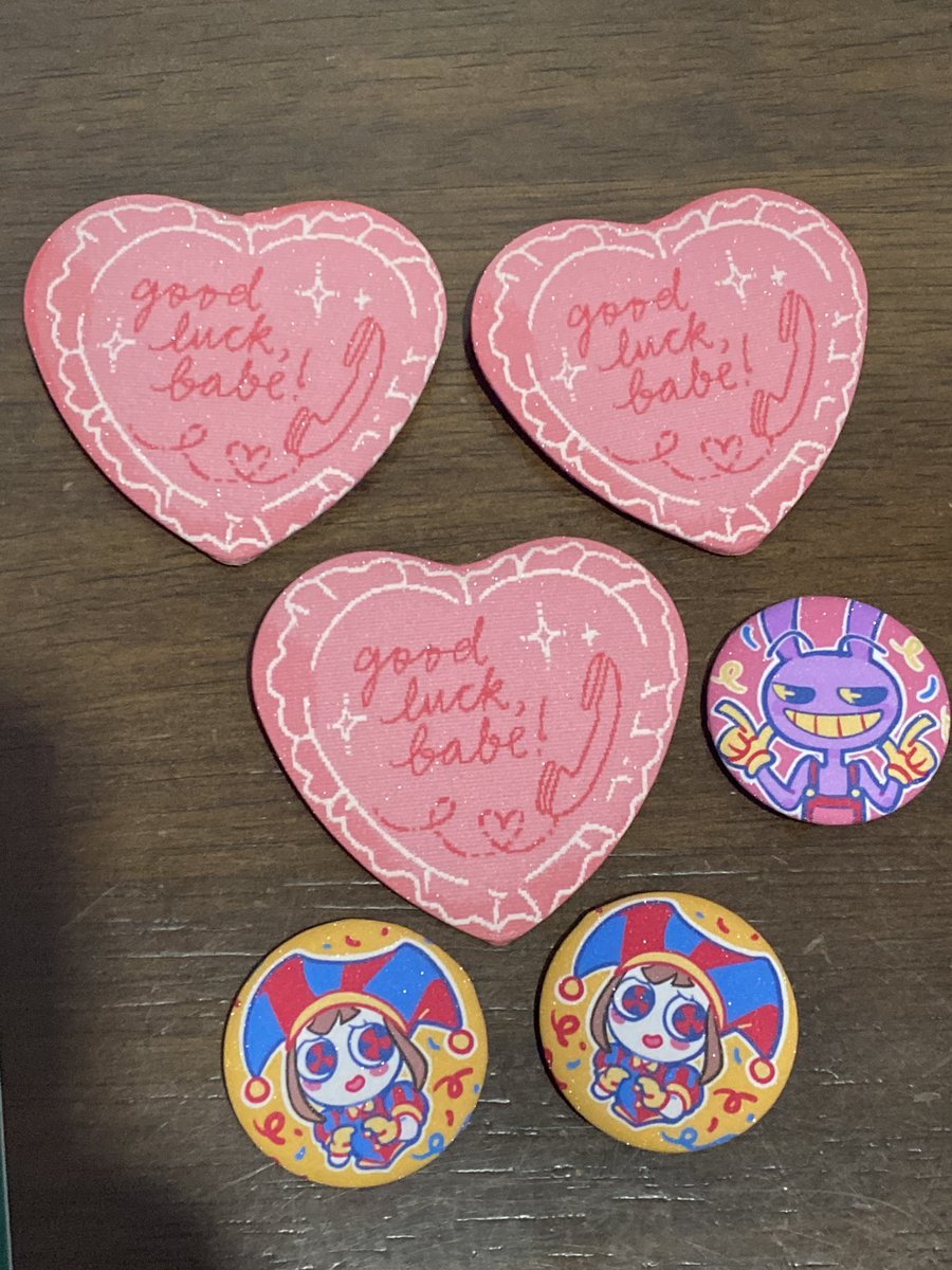 To any #artph artists who lost merch (stickers/prints/pins) due to recent flood:

I’m offering my print/merch prod services for only the cost of ink + materials to help remake/restock any damaged/unsalvageable inventory.

Pls DM me w/ pics of affected merch + info if availing!