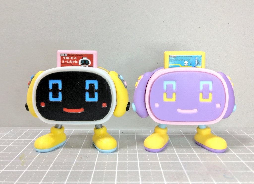sweecha01's tweet photo. 立ち姿は同じに見えるけど｢まじかる｣座ると｢しとらす｣より脚部位置少し変わっていて足長に見える😊
前後の合わせ目もスッキリしてキットでも組み易そうに改良されてる！
#メカトロのゲームちゃん
#メカトロウィーゴ 
#モデリズム #Moderhythm https://t.co/QxNyVVnb1X