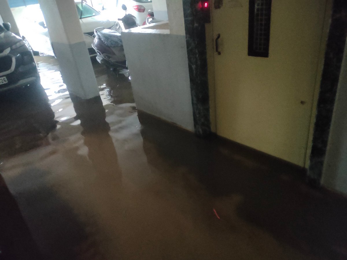 elecarun's tweet photo. #PuneRains https://t.co/04aeqn1sbE