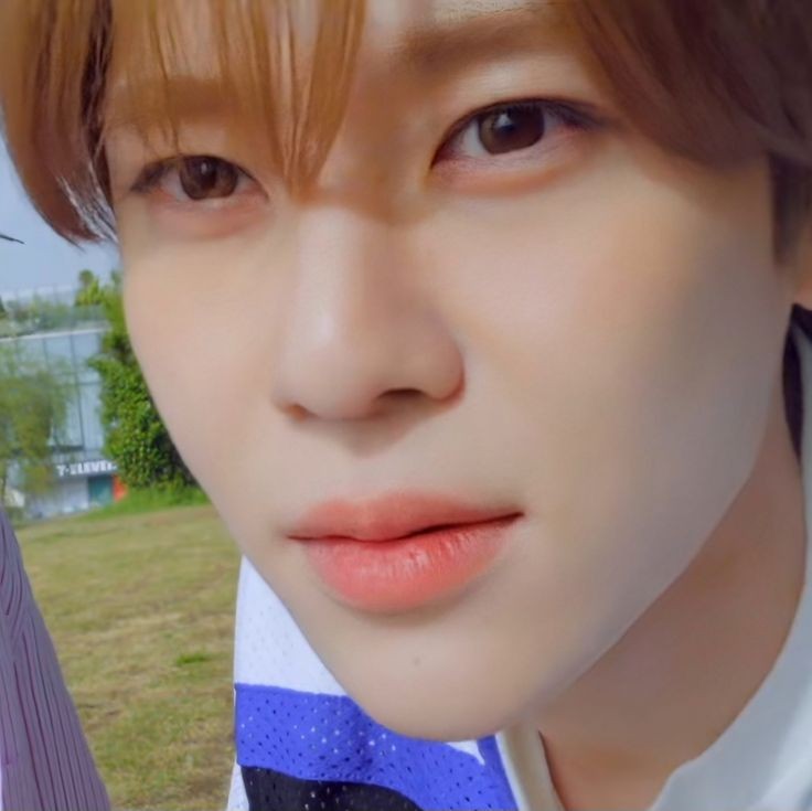 언제와?
                                 아직 끝나려면 멀었는데 왜?
나 목마른데 지금 집에 마실 거 
락스밖에 없어
                                오빠가 들어갈 때 공차사갈게...
                                너 그렇게 얘기할 때마다 
                               오빠 심장 떨어져