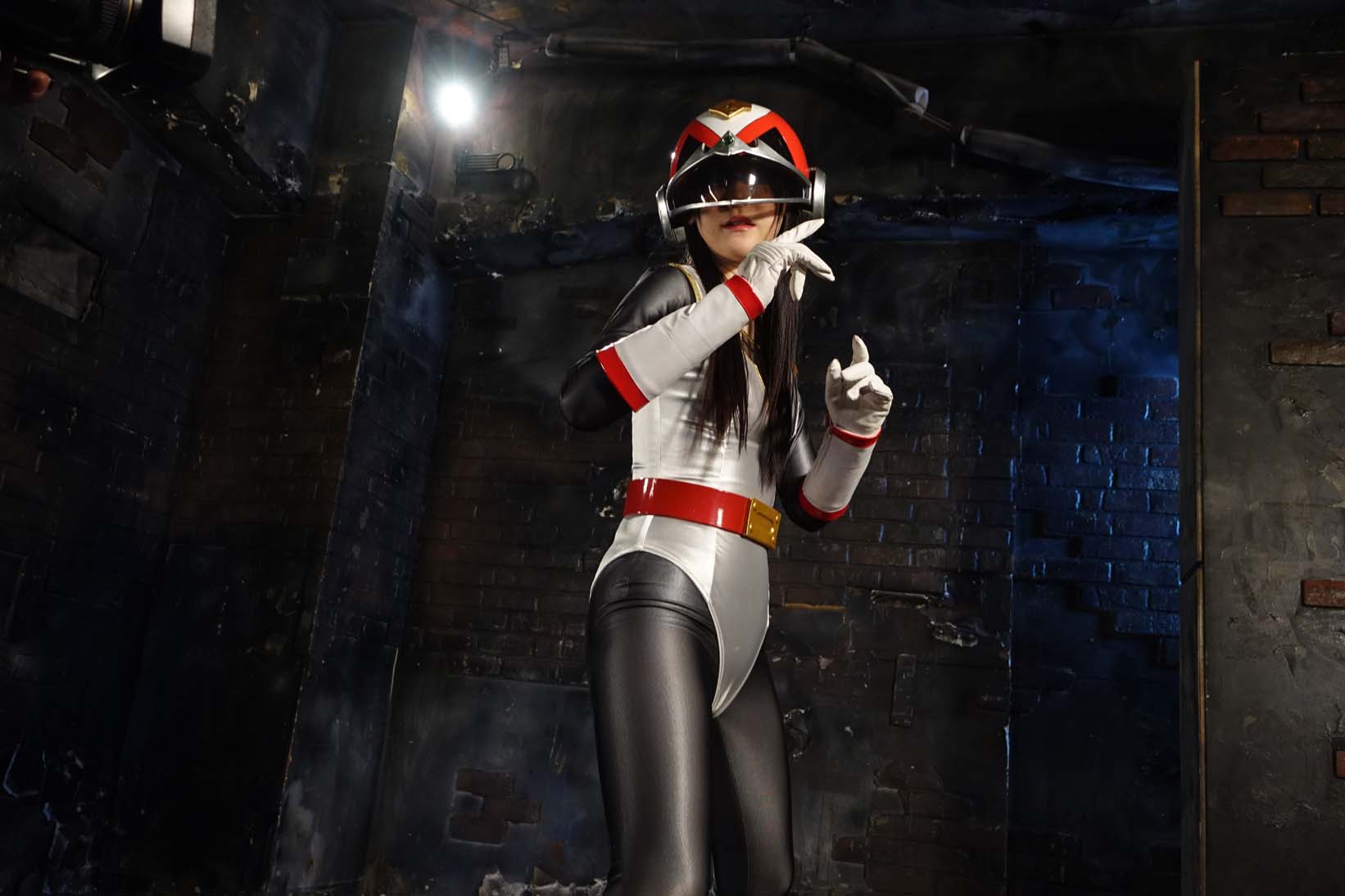 ギガヒロインリョナ 「忍者 くノ一捜査官 美忍舞刃」現場スチール ダウンロード販売開始しました！ https://t.co/sLxoYajvGb  他のスチールはブログで https://t.co/N7OvqQO03F 出演 #皆瀬あかり #美忍舞刃 #くノ一 #リョナ #ryona #ヒロピン  #スーパーヒロイン #superheroine ...