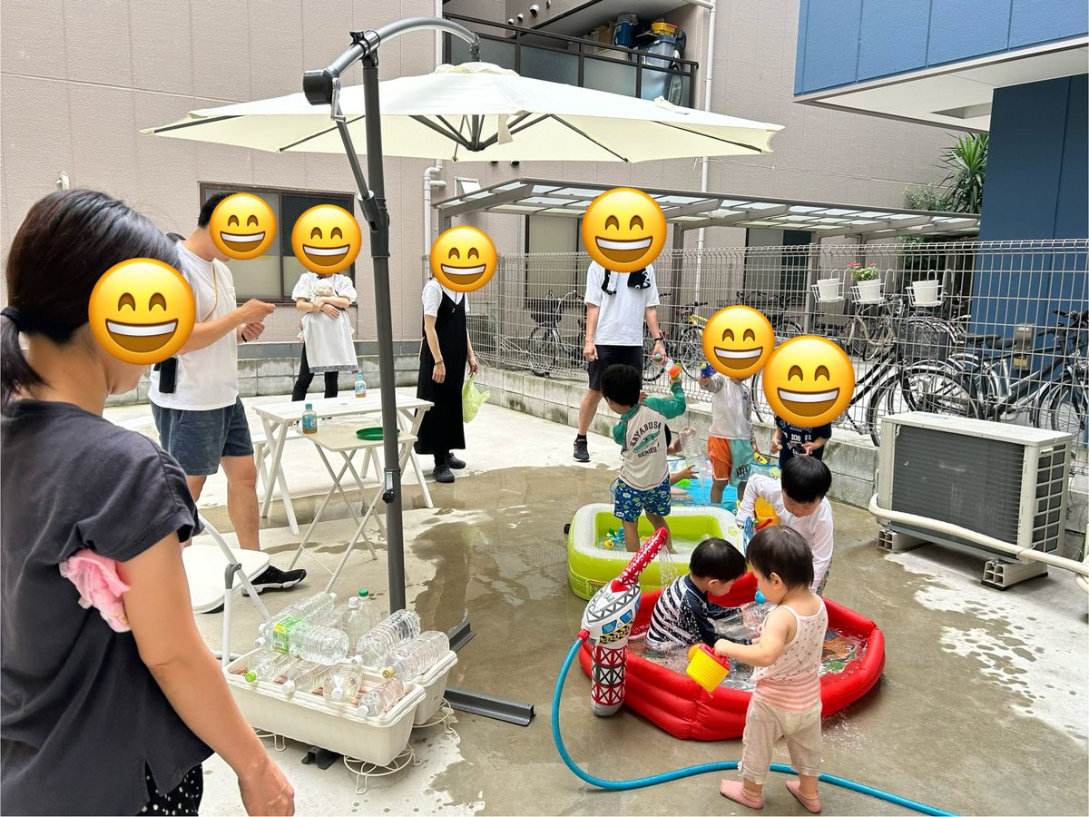 暑くなってきましたね♪夏の外遊びの定番プール遊び🤗みんなずぶ濡れですがあとで室内で着替えれます♪
#夏本番 #プール遊び #シャボン玉 #都島区 #コミュニティスペース #プラレール