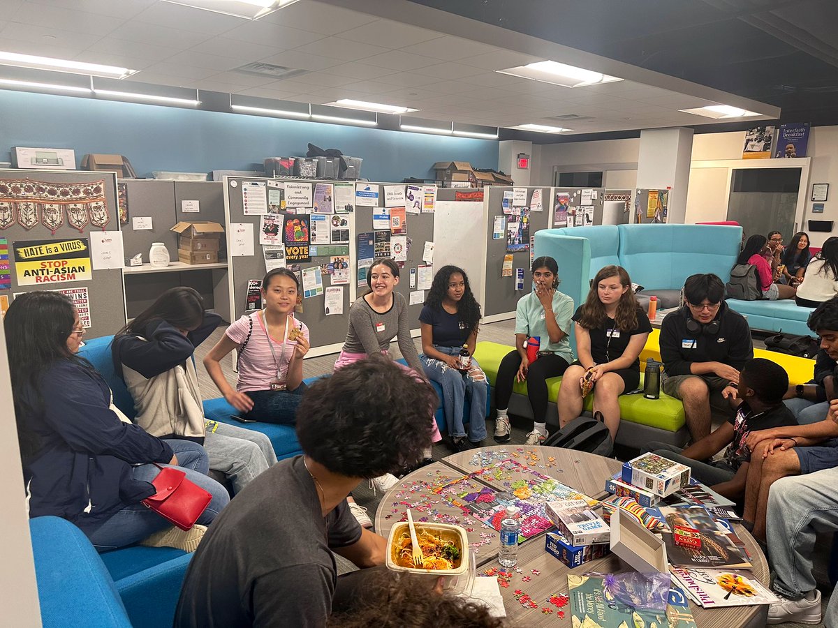 HudaUsman7's tweet photo. BRB..inspiring young generation of engineers at #CareerNight! 🌟
Grateful to all volunteers who shared their stories and passion with us.  Your dedication fuels the future of engineering!

@CMUEngineering @CMU_DEI @CMU
#SummerAcademyofMathandScience #SAMSScholarsForTheWin✨ https://t.co/WgJUgujdA5