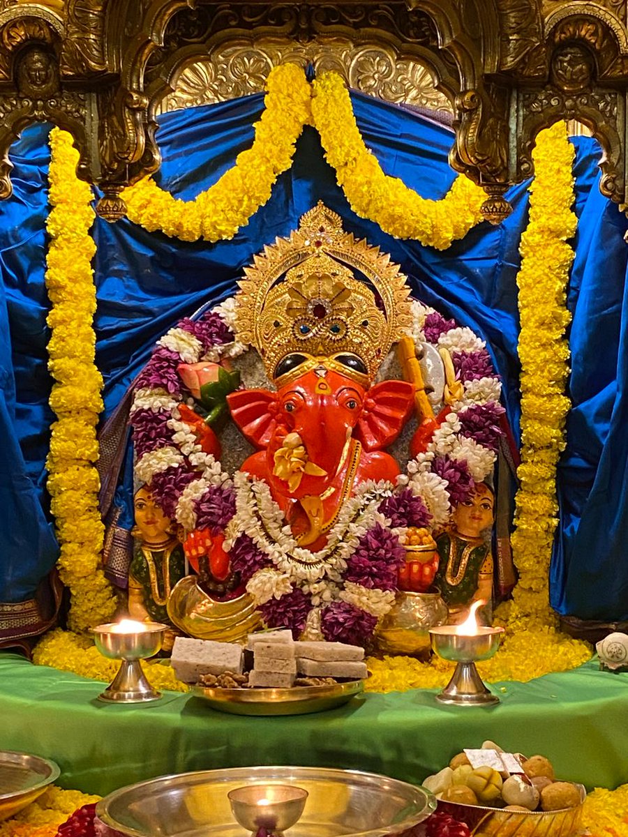 contactdharmesh's tweet photo. It's raining heavily, let's pray for safety of people staying in low lying areas and near water logging zone.  🙏

#MumbaiRains 
#PuneRains https://t.co/78wPja7S2l