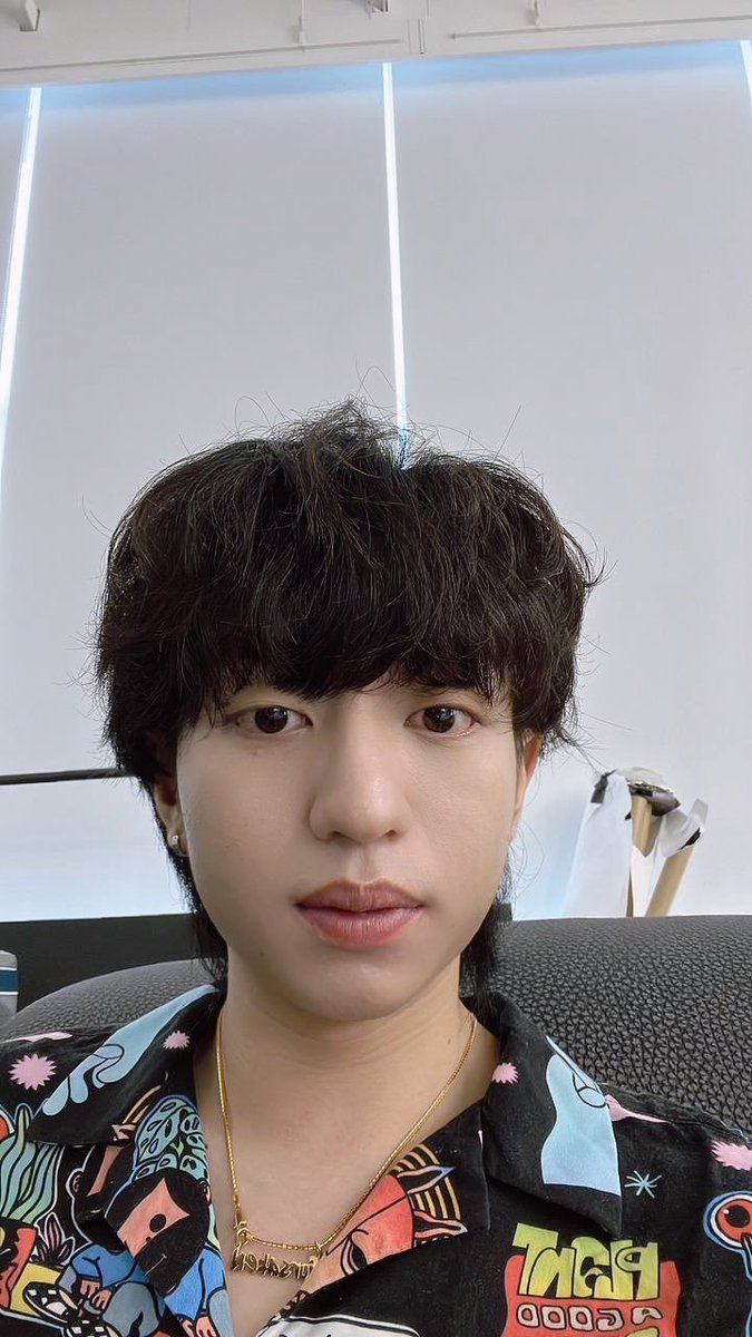 📸 240725 WEVERSE UPDATE

🐶 I'll go and come back safely~ 👋✈️

#f0rsakeN