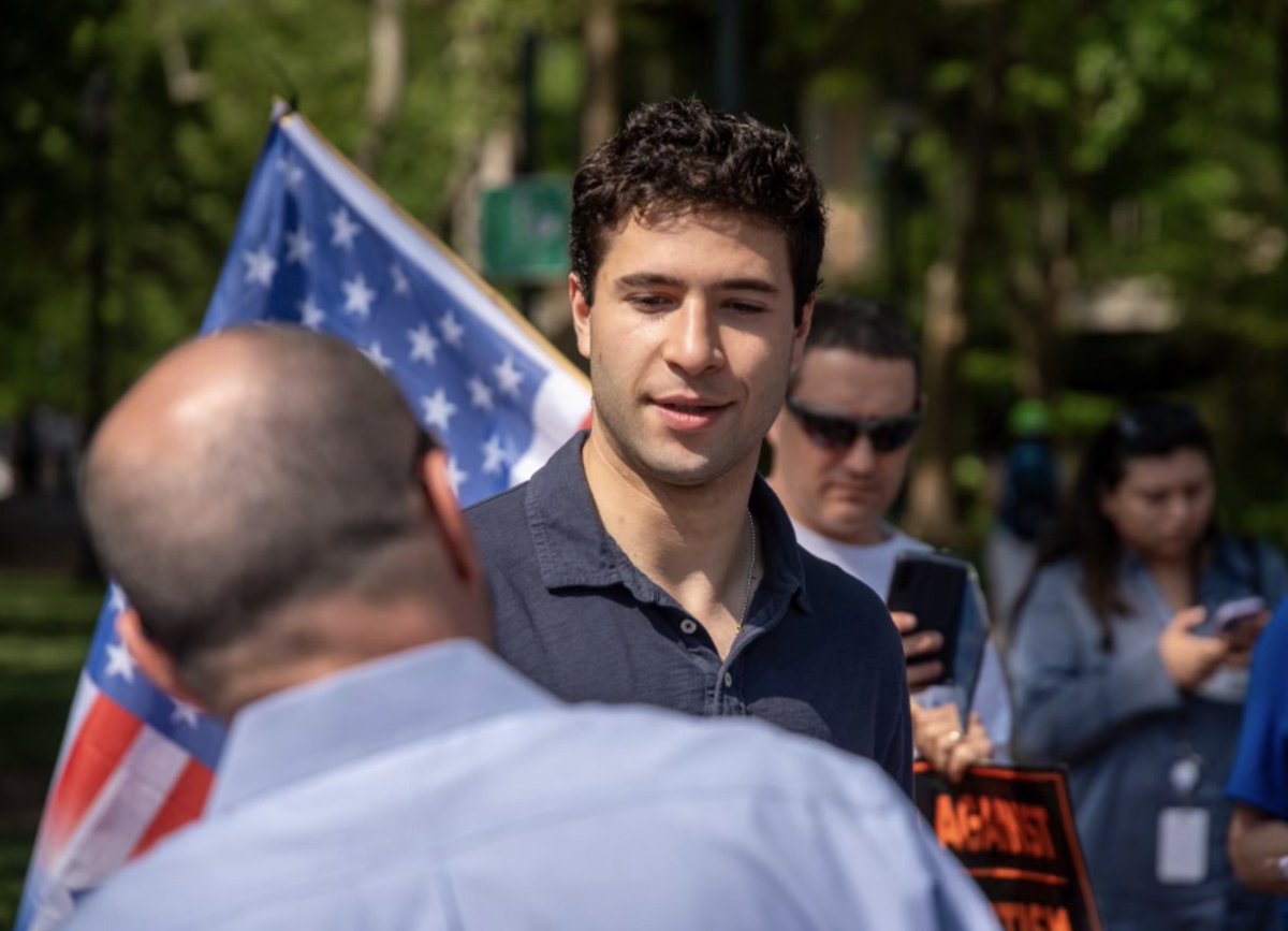 EYakoby's tweet image. My name is Eyal Yakoby and I respect and honor the United States flag and the freedom it represents. 

I deplore anyone who seeks to desecrate our symbol of liberty. 

Pass it on.