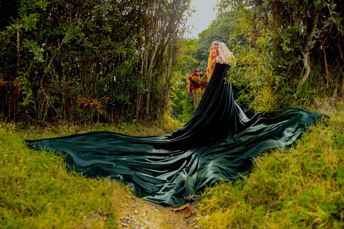 Fun fact: I loved my old curtains so much <a href="/Tashapolis/">Natasha Polis</a> used them for my wedding veil/cape. IT WAS HEAVY but looked so amazing.