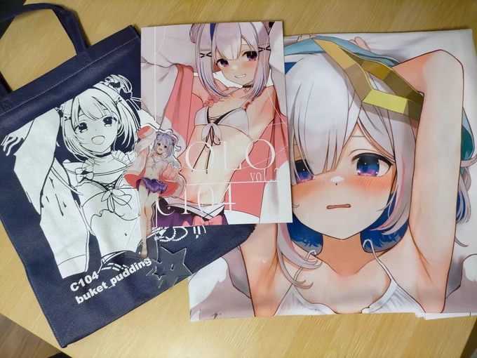 着々と夏コミのサンプルが届いております他に新刊セットのノベルティもあります!直接搬入だから当日のお楽しみ(ΦωΦ)フフフ… #C104 