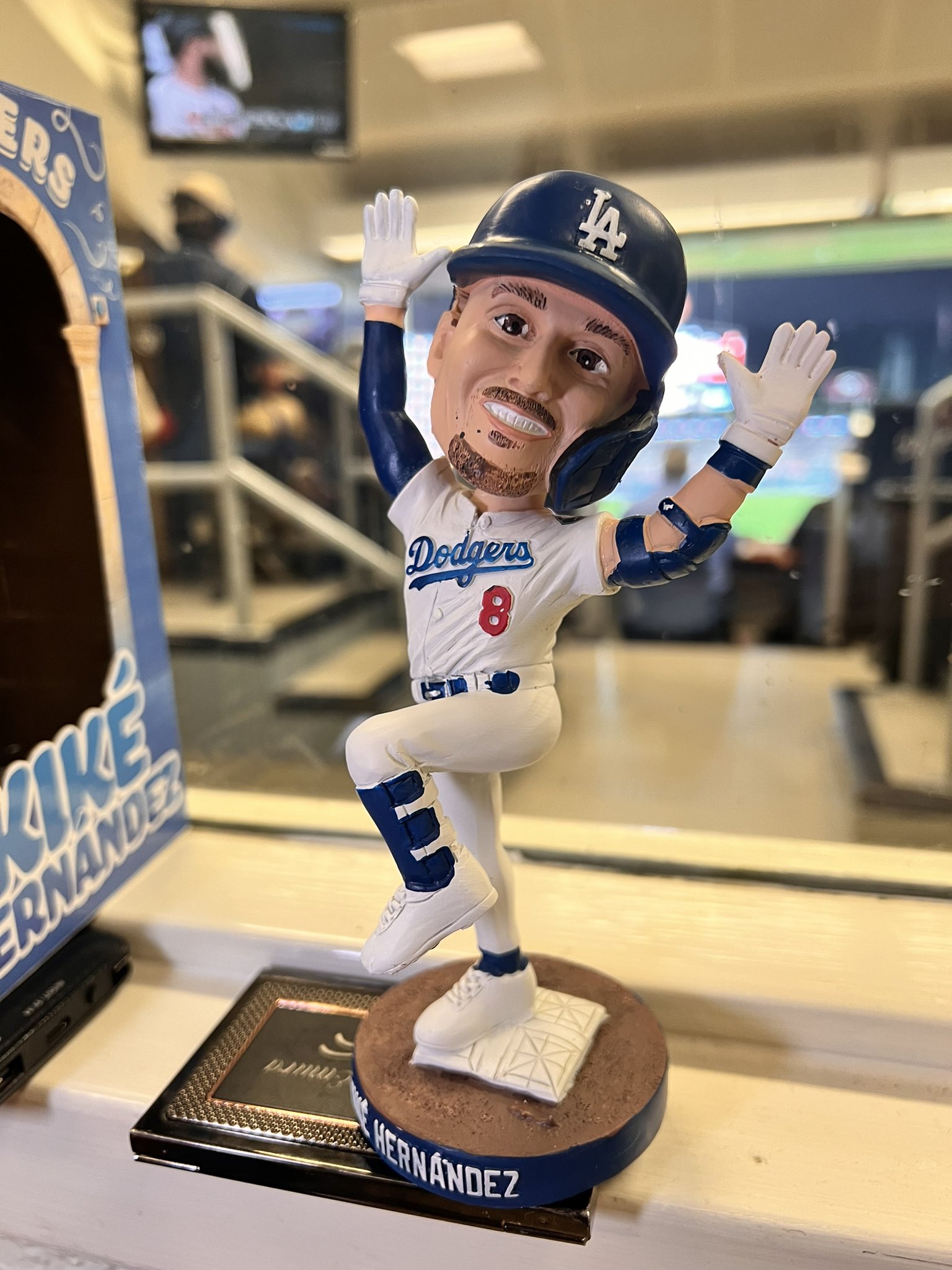 ドジャース ボブルヘッド #37 テオスカー・ヘルナンデス ヘルナンデス ボブルヘッド テオスカー・ヘルナンデス＃37 8月20日2024