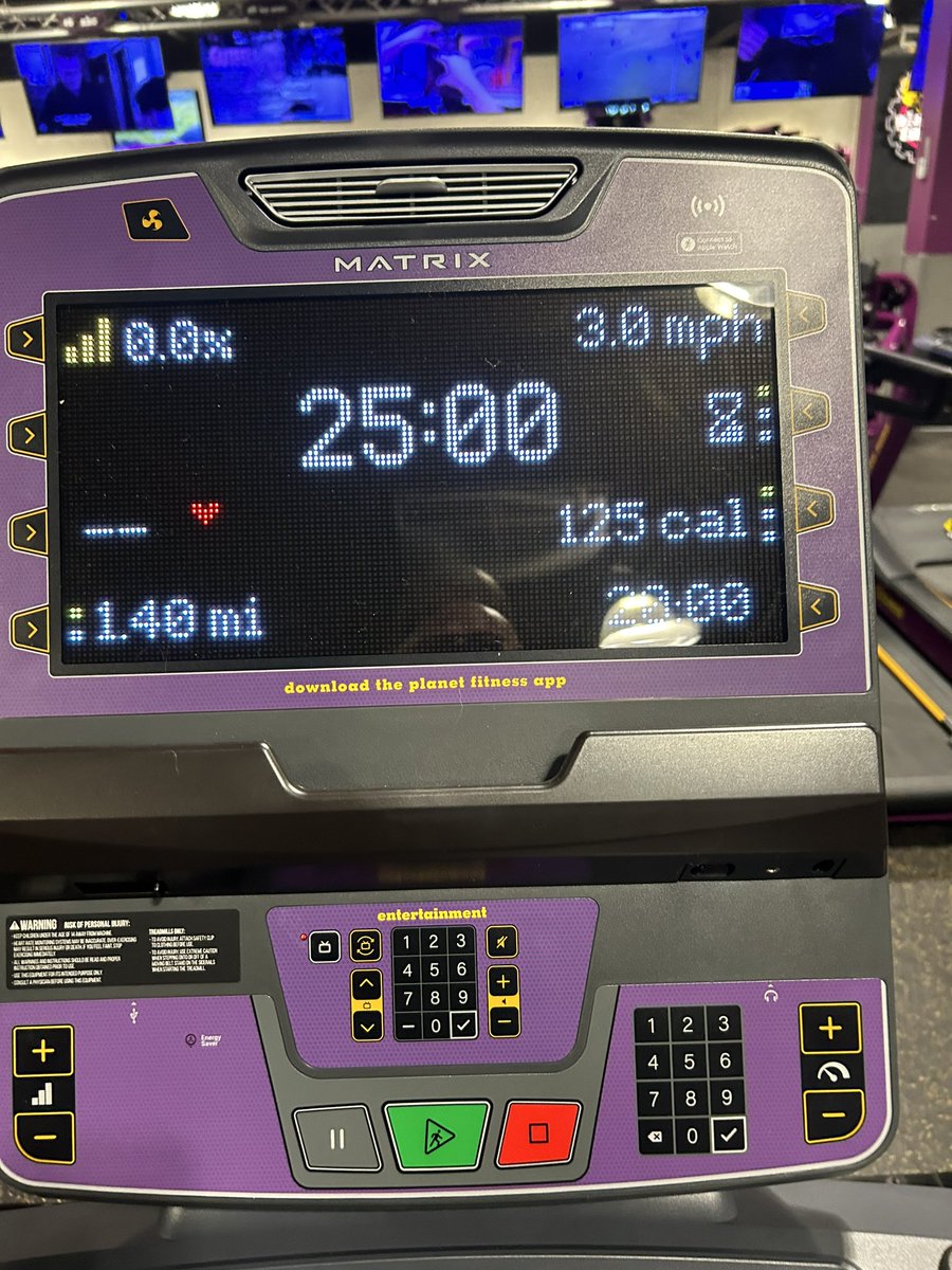 thegrazman86's tweet photo. Great job redoing #planetfitness #centereach #cardio #50pushups https://t.co/xlVMn6Ir5j