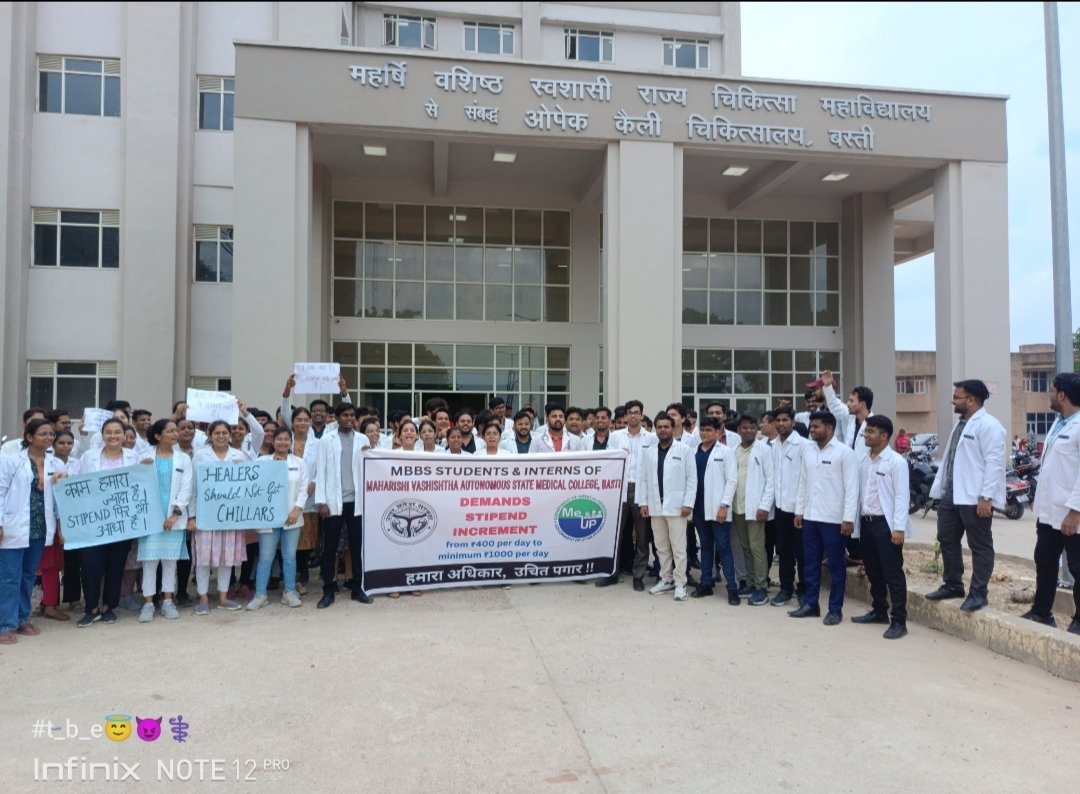 MdShuaib786's tweet photo. We,intern doctors of ASMC Basti, earnestly request a fair stipend. 
We appeal to @myogiadityanath and @brajeshpathakup to recognize our hard work and dedication by raising our stipend from Rs 12,000 to Rs 30,000 per month like other states.
#UP_MBBS_STIPEND_HIKE https://t.co/C9A2K9KMMS