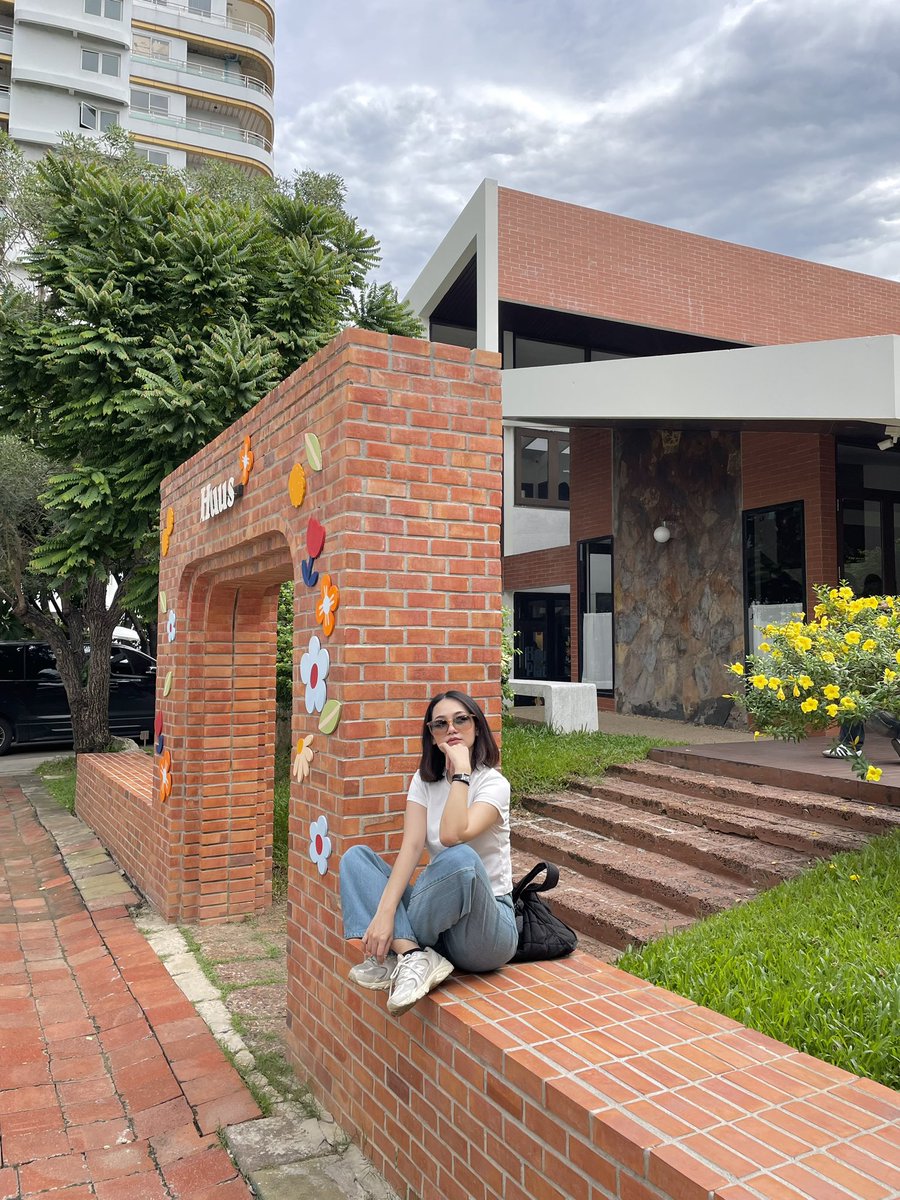 Special collaboration <a href="/mamipapercraft/">mami papercraft</a> ที่ร้าน Huus plate จะหมดวันที่ 31 กค นี้แล้วนะ อย่าลืมรีบไปกัน น่ารักมากจริงๆ ถ่ายรูปได้ฉ่ำๆ อาหารขนมอร่อย 🫶🏻🫶🏻 

<a href="/aroii/">@aroii บอกต่อ</a>