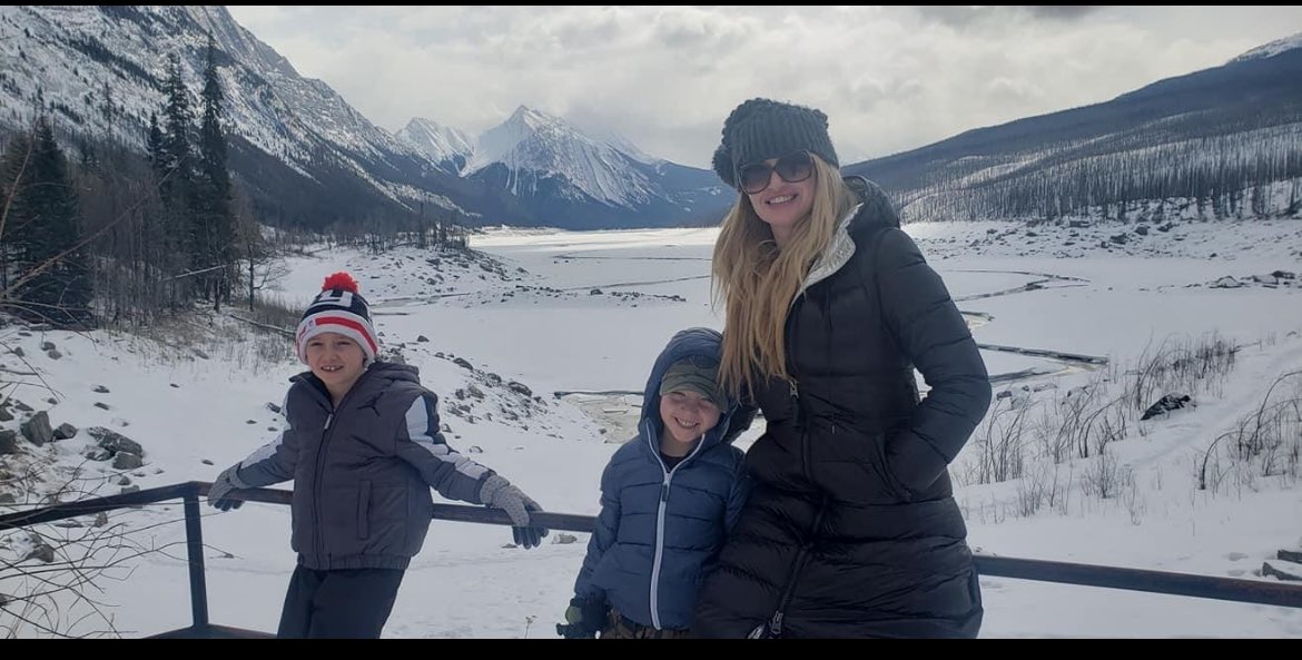 Lindsay_Warner's tweet photo. Jasper is my haven. My escape. I have raised my kids here. Living in Edmonton—- but visiting every month to see auntie &amp; uncle &amp; all our friends since the boys were very young. Im not ready to tell them. It’s still so unreal. Like many, I feel just so numb. https://t.co/TUihQDelzH