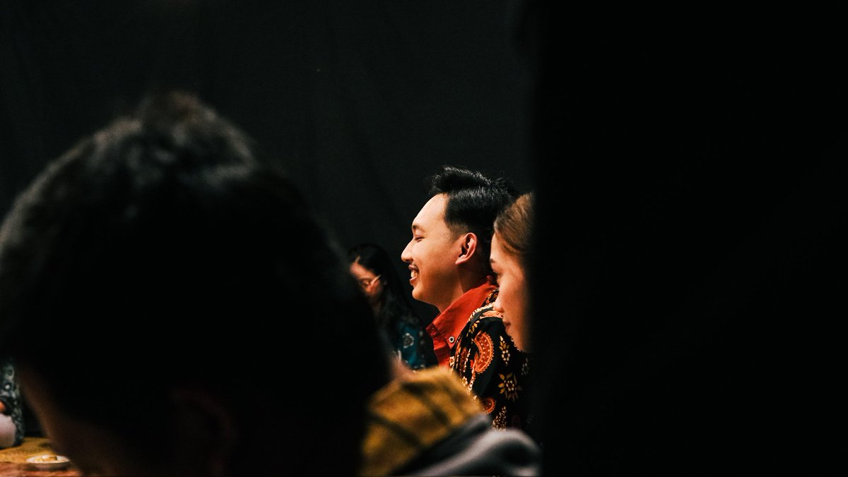 merekamcahaya's tweet photo. Kemarin. Memotret Teater Sandilara. Melihat @ererehan dan kawan-kawan bersandiwara. 📸

Kedai Teater Triyagan, Mojolaban, Sukoharjo. 24 Juli 2024. https://t.co/WGxEtGjsGr