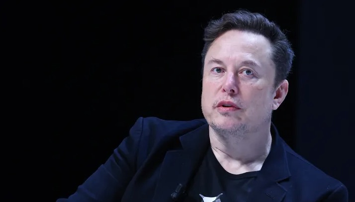 HuffPostJapan's tweet image. イーロン・マスク氏、自身のトランスジェンダーの子どもは「死んだ」と発言

ポッドキャストのインタビューで、トランスジェンダー嫌悪の発言を繰り返す

実際にはマスク氏の子どもは生きており、2年前に望む名前に変更しています

huffingtonpost.jp/entry/elon-mus…