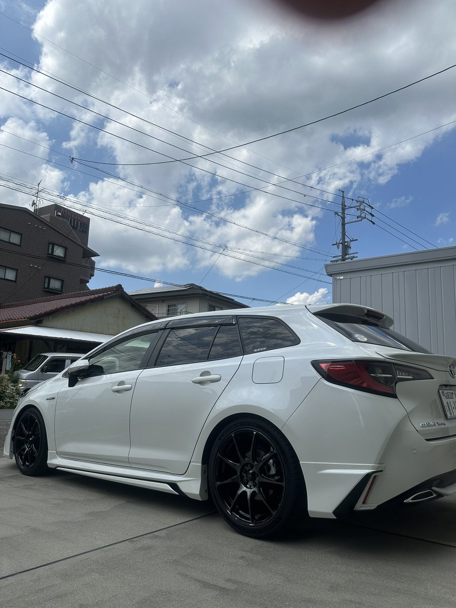 kouji74's tweet photo. NEW FROGさんでG- POWERモニター施工していただき引き渡し後帰宅しました☺️
新車以上の輝き✨で気持ちいい😍
畠山さん、今後もよろしくお願いします😊
#NEWFROG 
#GPOWER
#防弾ガラスコーティング https://t.co/NLTJ6L5ksi
