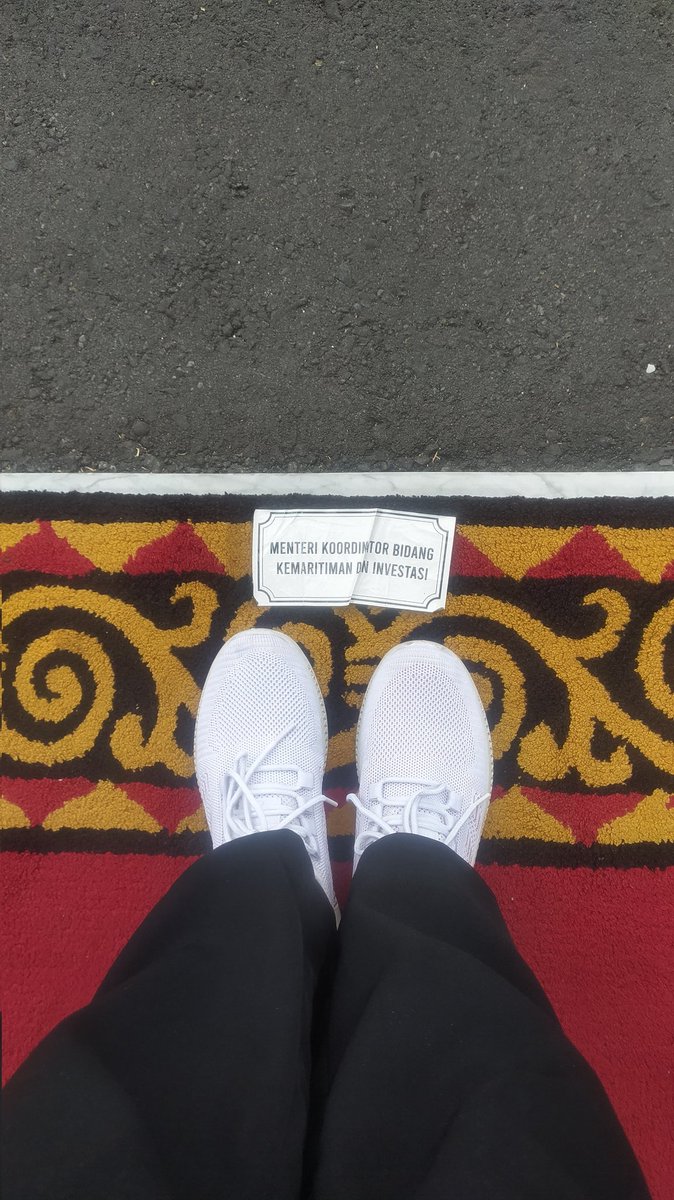 Bahagia, akhirnya punya kesempatan mengunjungi Istana Kepresidenan yang ada di Yogyakarta, masyarakat Jogja lebih mengenal dengan sebutan Gedung Agung. Buat kalian yg ingin berkunjung juga dibuka untuk umum sampai tanggal 5 Agustus.