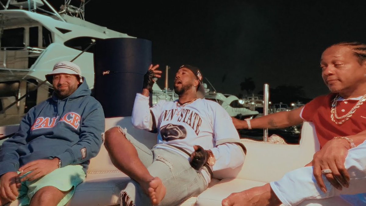 Video: JasonMartin, DJ Quik “Dern &amp; Spruce”: JasonMartin and DJ Quik repping the West in their new video, “Dern &amp; Spruce”.  

Directed by WavyLord, the clip, which includes footage of their Drink Champs podcast appearance, centers the Compton natives… rapradar.com/2024/07/24/vid…